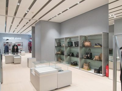 Versace Jeans Panorama Mall – Riyadh Projesi teslim edildi.
