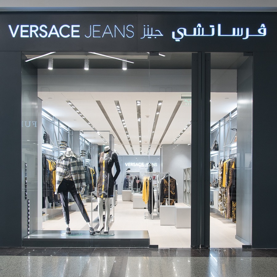 Versace Jeans Panorama Mall – Riyadh Projesi teslim edildi.